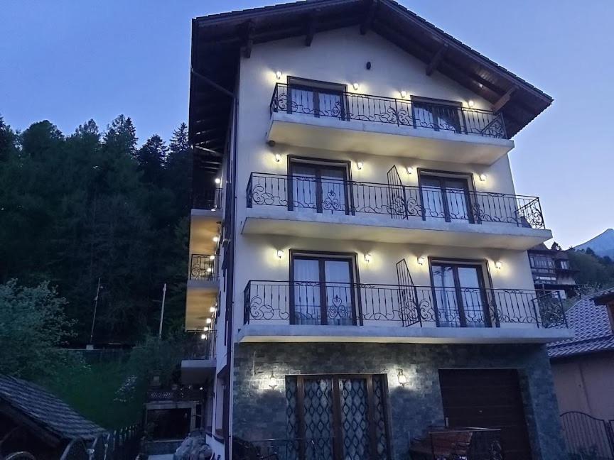 Fulg De Nea Hotel Синая Екстериор снимка