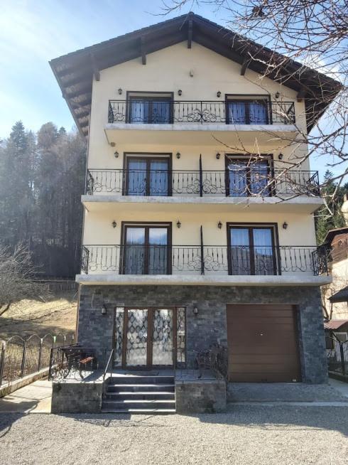 Fulg De Nea Hotel Синая Екстериор снимка